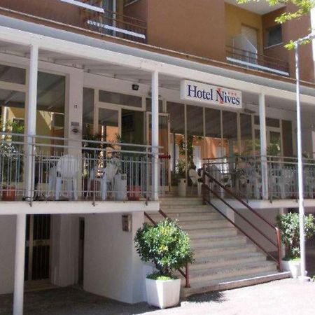 Hotel Nives Rímini Exterior foto